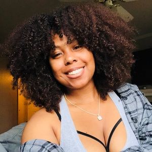 Meet your Posher, Ari